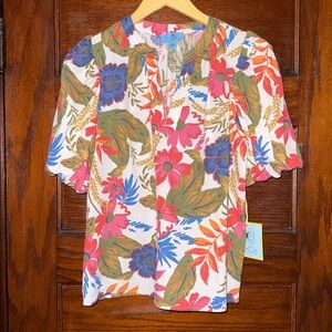 Small CeCe Floral Blouse.